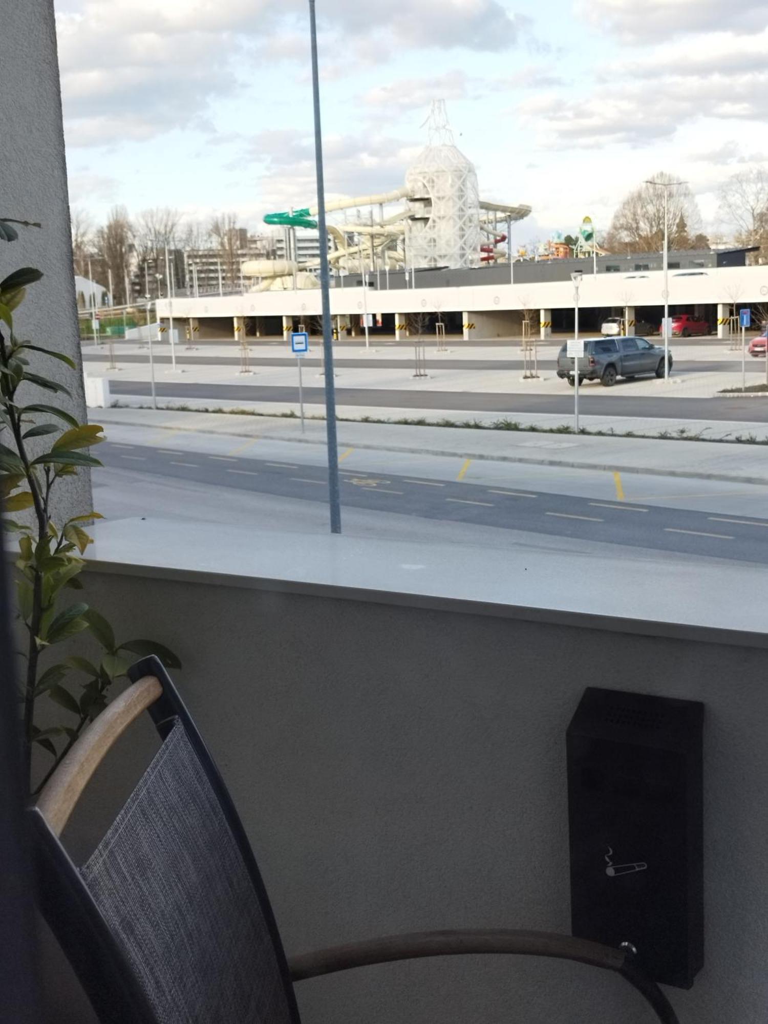 Hid19 Apartman Gyor Belvaros-Free Parking-Terrace Az Rq Vizi Elmenypark Es Gyogyfuerdonel エクステリア 写真